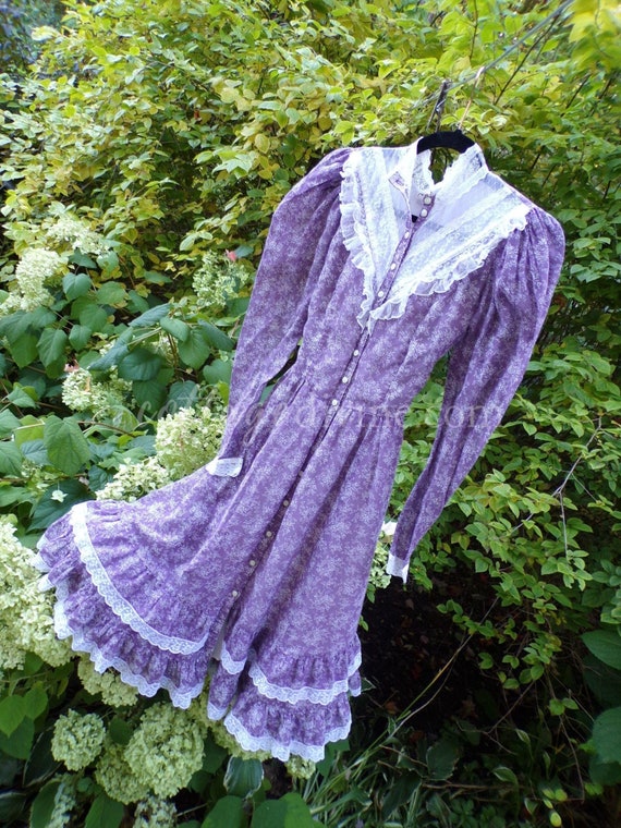 Vintage GUNNE SAX Prairie Dress, Midi Length, Lav… - image 1