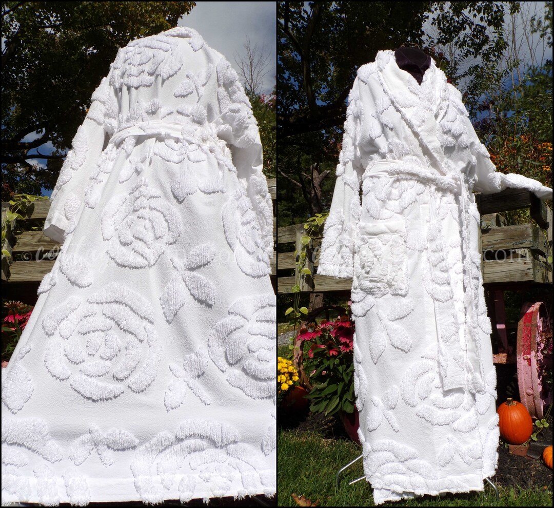 XL XXL Plus Size Womens Chenille Robe, White Rose Blooms, Cotton