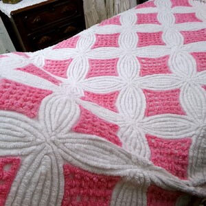 dreamy pink & white vintage chenille bedspread, waffle tufts in swirl flower petal design, pom pom trim, 100% plush cotton full size bedding