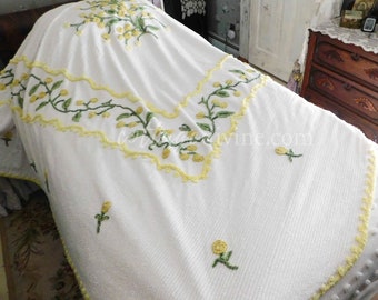 Farmhouse Bedding, Vintage White Chenille Bedspread, Yellow Roses, Berries & Ivy, Full Size Cotton