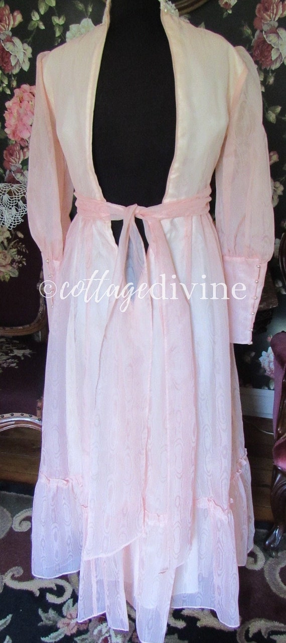 Gorgeous Glow Shimmery Peach Victorian Style Vint… - image 7