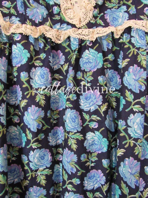 Bewitching Mystical Indigo Mums Vintage 1970s Lon… - image 5