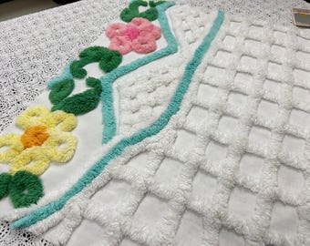 Plush Vintage Chenille Bedspread Fabric, Tufted Tropical Flowers, 16.5x20"