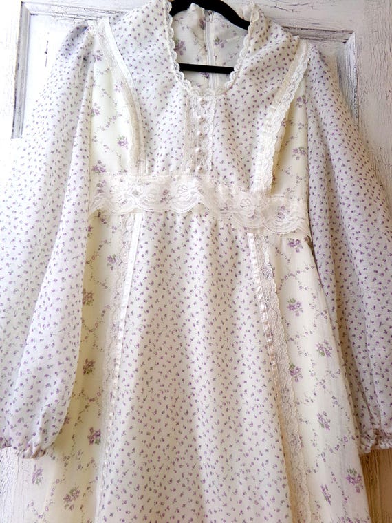 Billowy Vintage Prairie Maxi Dress, Boho Style 1970s Long Gown With  Contrast Delicate Rosebud Floral Print, Size Small - Etsy