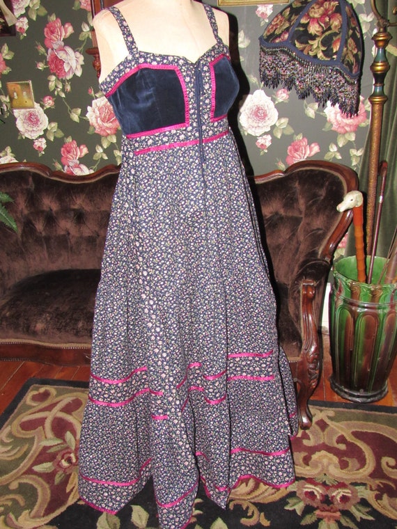 Acorns & Oak Leaves Velvet Corset Navy Gunne Sax V