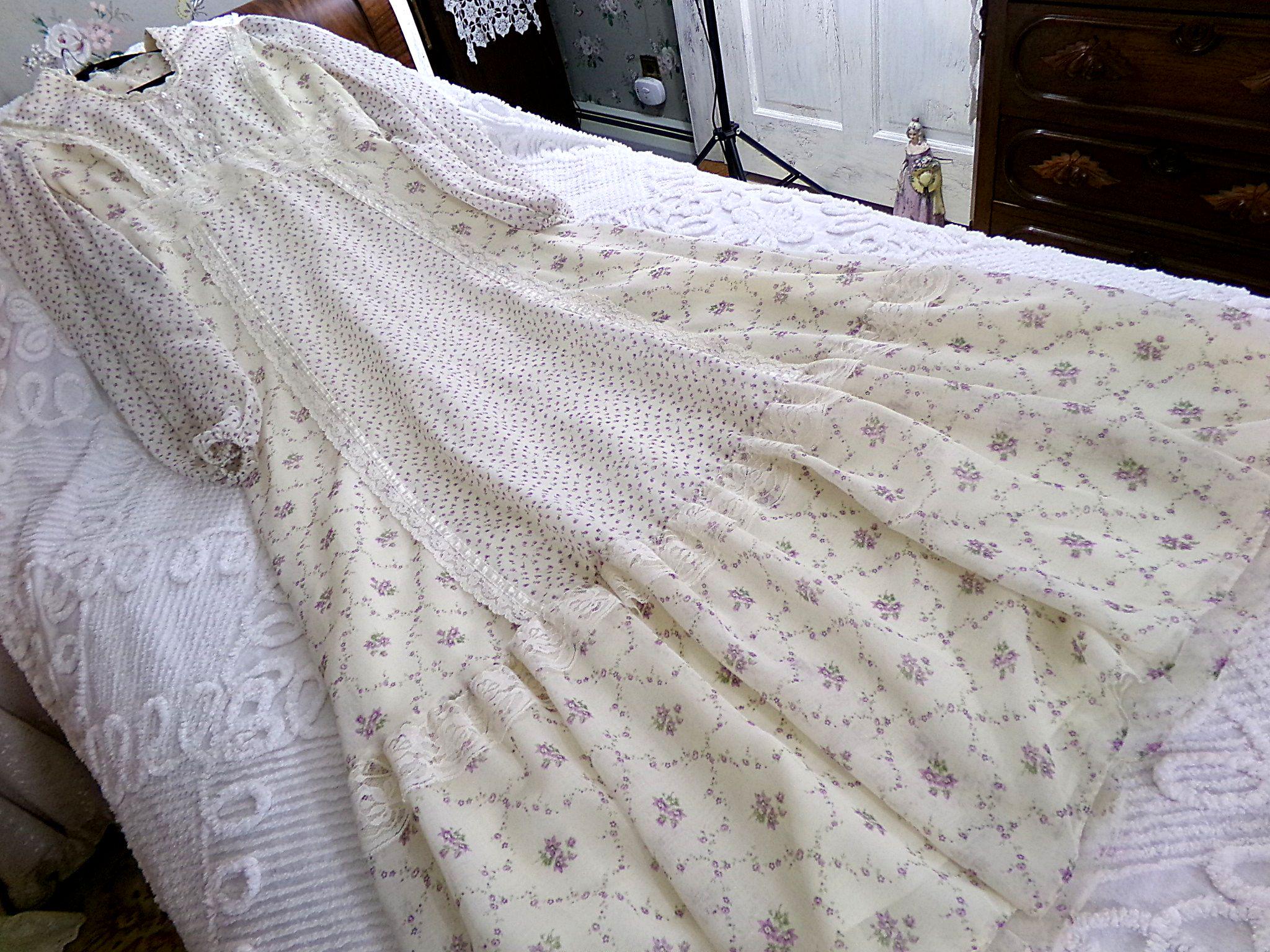 Billowy Vintage Prairie Maxi Dress, Boho Style 1970s Long Gown With  Contrast Delicate Rosebud Floral Print, Size Small - Etsy