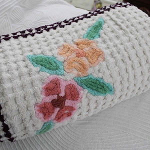 Simple Plush White Vintage Chenille Bedspread, Tropical Flowers on Waffle Tufts, Full Size