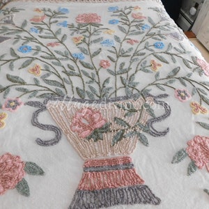 Old World Splendor Vintage Chenille Bedspread, Cabin Crafts Traditional Floral Urn, FULL Size