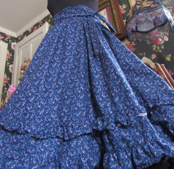 Victorian Style Blue Calico Sash Tie Gunne Sax Gun
