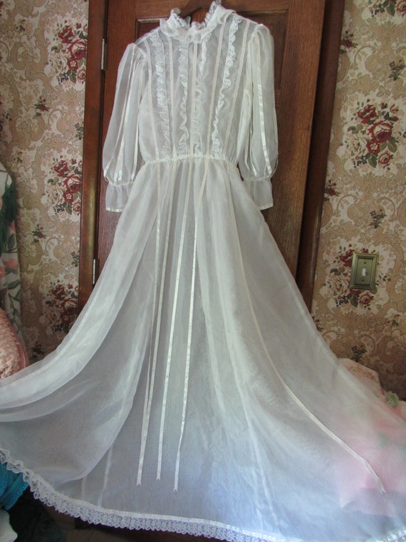Billowy Sheer White Gunne Sax Vintage 1970s Dressi