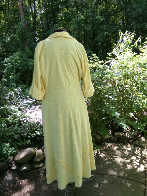 A Old Robe Vintage Ladies Chenille Robe, Original 1940s Old Holl… - Gem