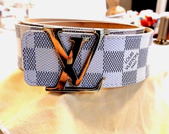Authentic Louis Vuitton Belt Damier Azur Initiales LV Belt White M9609 Unisex. Size 90/36 inches. Monogram leather centure.