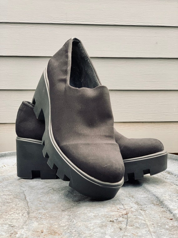 2000's platform shoes