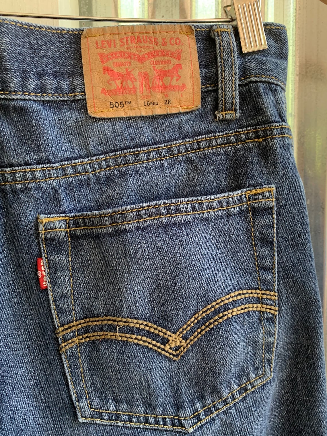 Levi's 505 denim jean shorts // 28 W x 28 L // Low rise | Etsy