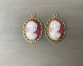 Vintage Lady Cameo Necklace beautiful cream and rose color looped gold setting FREE SHIPPING RTS