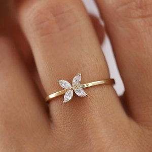 14k Real Gold White Flower Ring, Solid Gold Floral Ring, Gold Thin Birthstone Ring, Daisy Minimalist Jewelry, White Zircon Stone Clover Ring