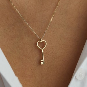 Gold Heart Key Necklace, Open Heart Key Pendant, 14K Gold Layering Chain, Minimalist Jewelry, Gift for Her, Cable Chain, Everyday Jewelry