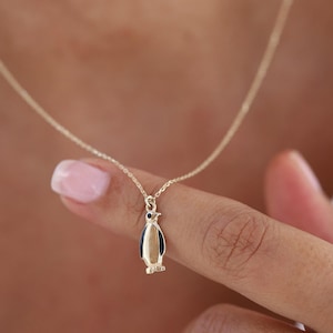 Gold Penguin Necklace, 14K, Chain Necklace, Gold Chain, Animal Lover, Everyday Jewelry, Gift for Her, Real Gold, Family, Loyalty, Strength