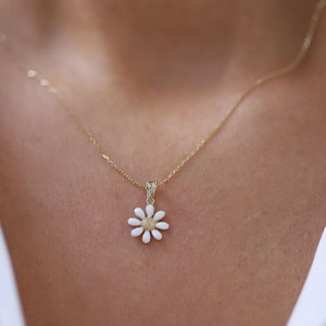14K Gold Daisy Necklace, Flower Pendant, Yellow and White Enamel Charm, Gift for Her, Mother&#39;s Day, Dainty Everyday Jewelry, Floral, Spring