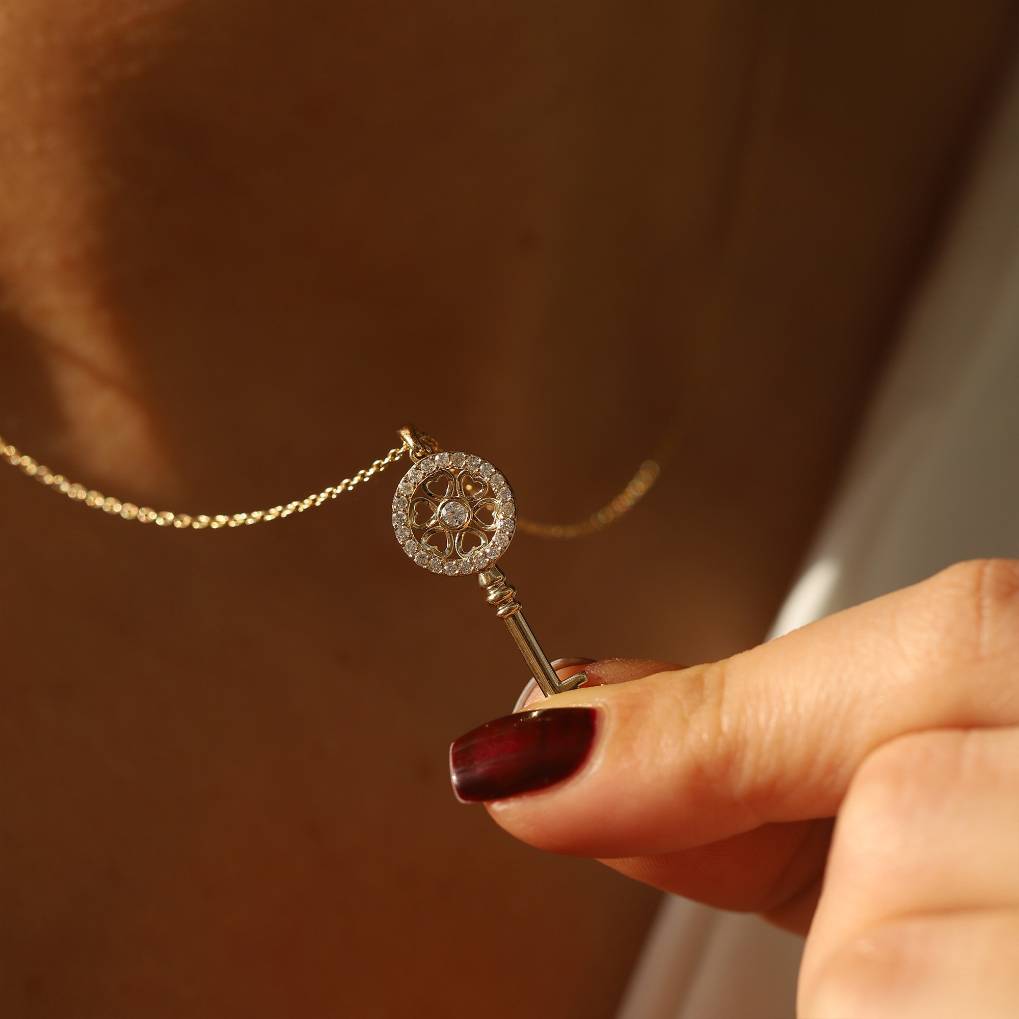 Ladies Necklaces 14K Yellow Gold Diamond Key Pendant 2 carats 004952