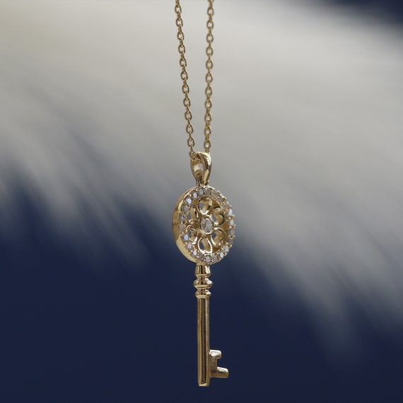 18K White Gold Diamond Heart Lock Pendant and Key Necklace