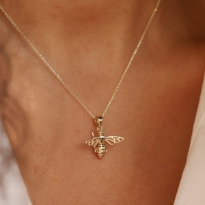 14K Gold Lace Wing Bee Pendant, Chain Necklace, Gold Chain, Animal Lovers, Everyday Jewelry, Karma, Real Gold, Queen Bee Pendant, Graduation