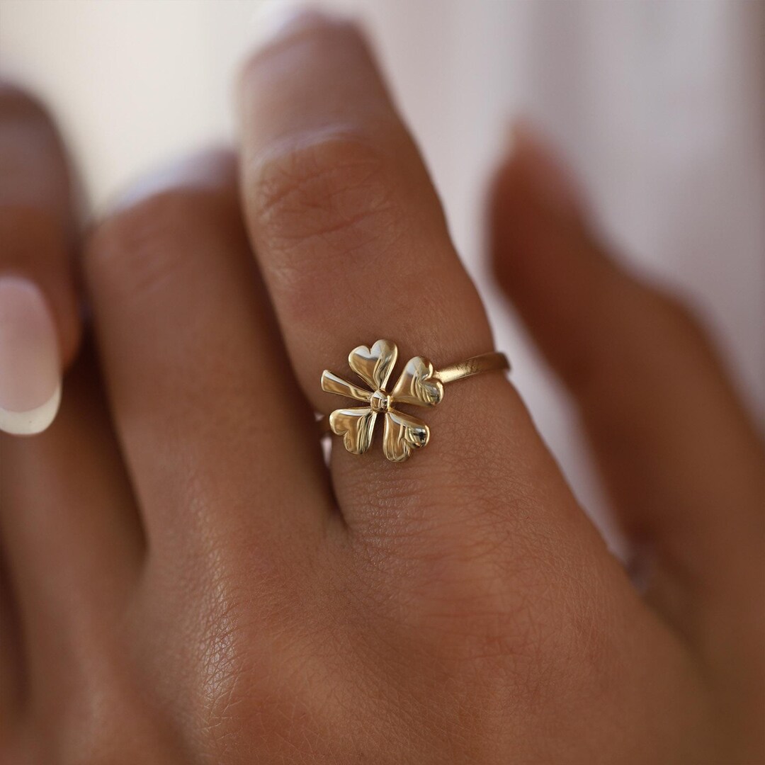 14K Gold Clover Ring, Dainty Lucky Band - Etsy