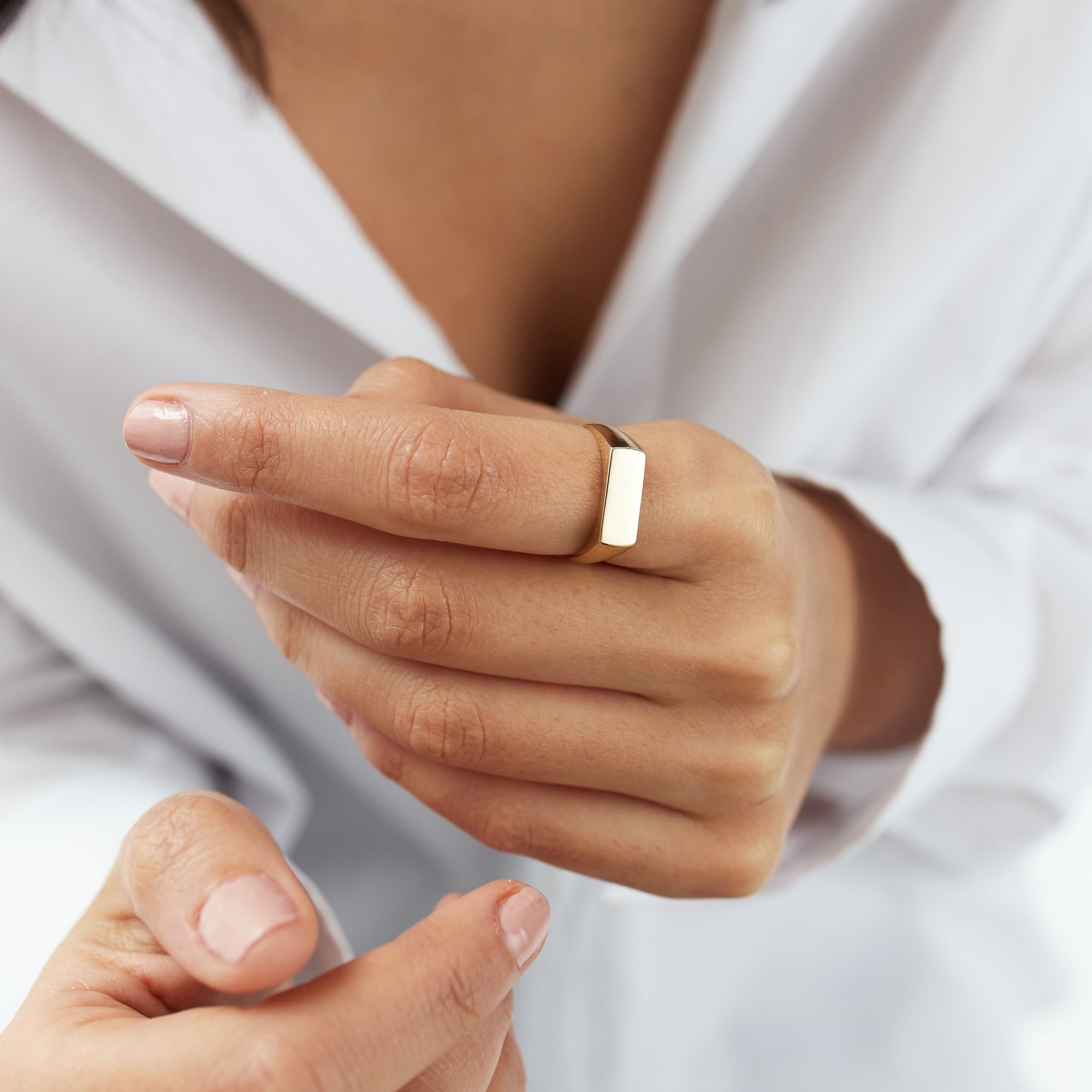 RECTANGLE SIGNET RING GOLD RECTANGLE SIGNET RING GOLD