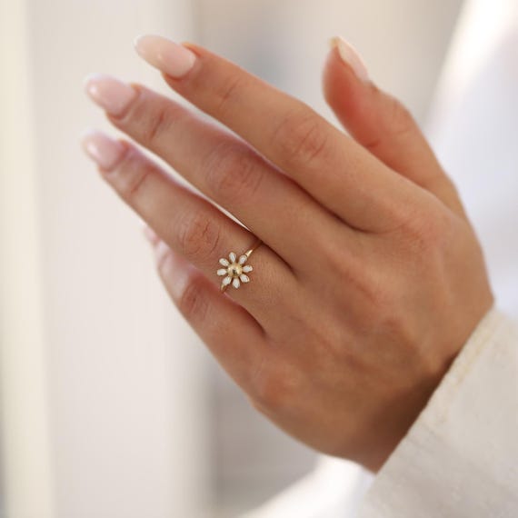 ★daisy★♡14kgf 14K Gold Diamond Daisy Flower Threadless End – Umanative