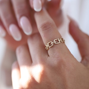 14K Solid Gold Chain Ring, Interlocking Chain Ring, Gold Chain Link ...