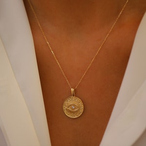 Gold Medallion Sun Necklace, Sun Pendant, 14K Gold Necklace, Evil Eye, Gift for Her, Minimalist Jewelry, Statement Piece, Layering Chain