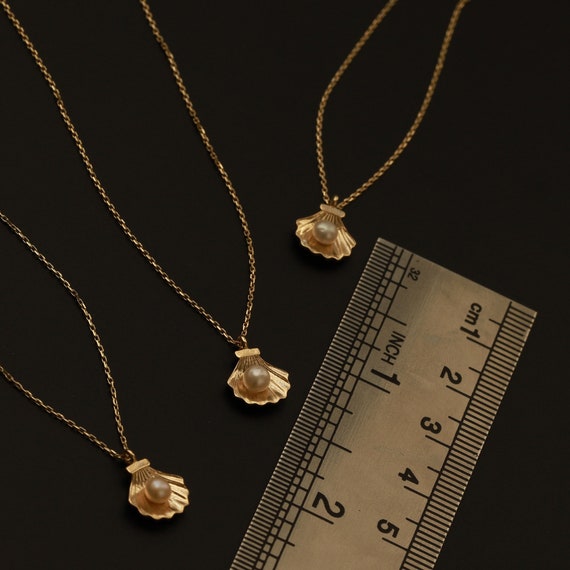 14K Gold Shell Necklace Seashell Pearl Pendant Dainty Gold Pearl