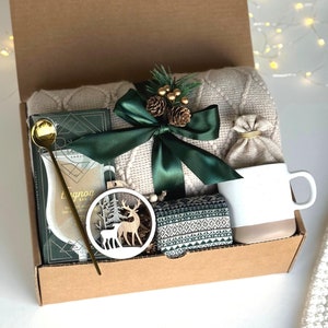 Holiday gift box, Christmas gift basket, hygge gift, winter gift, gift box for women, care package for her, thank you gift, gift box idea
