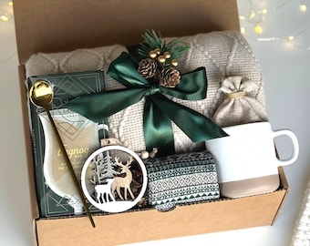 Holiday gift box, Christmas gift basket, hygge gift, winter gift, gift box for women, care package for her, thank you gift, gift box idea