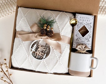 Personalized Christmas Gift Box, Holiday Gift Box for Her, Hygge Gift Box for Women, Winter Gift Box, Self Care, Christmas Care Package Xmas