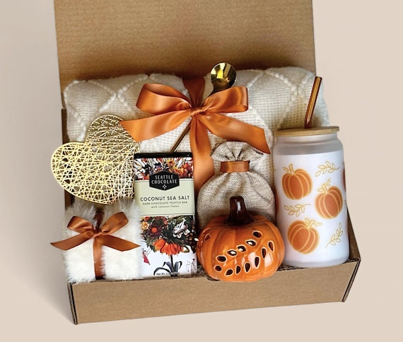 Fall gift box for friends, Gift for women, Birthday gift for her, Care package, Self care gift box, Thank You, Halloween Pumpkin, Cozy Fall