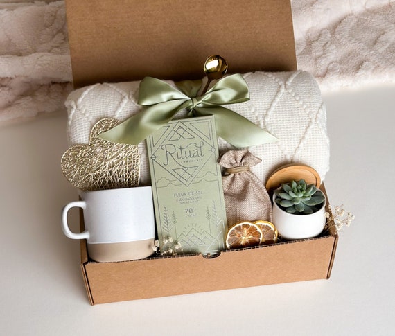 Classy Gift Basket, Valentine's Day Gifts for her, Galentine's Gift Basket, Cozy Gift Box with Blanket, Self Care Package for Girlfriend
