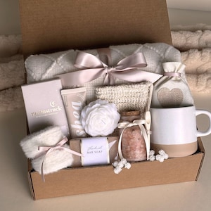 Halloween Gift Box for her, Halloween Gift Box for Daughter, Fall Gift Box, Halloween Gift Box with Pumpkin Light, Women's Halloween Box SPA BLANKET