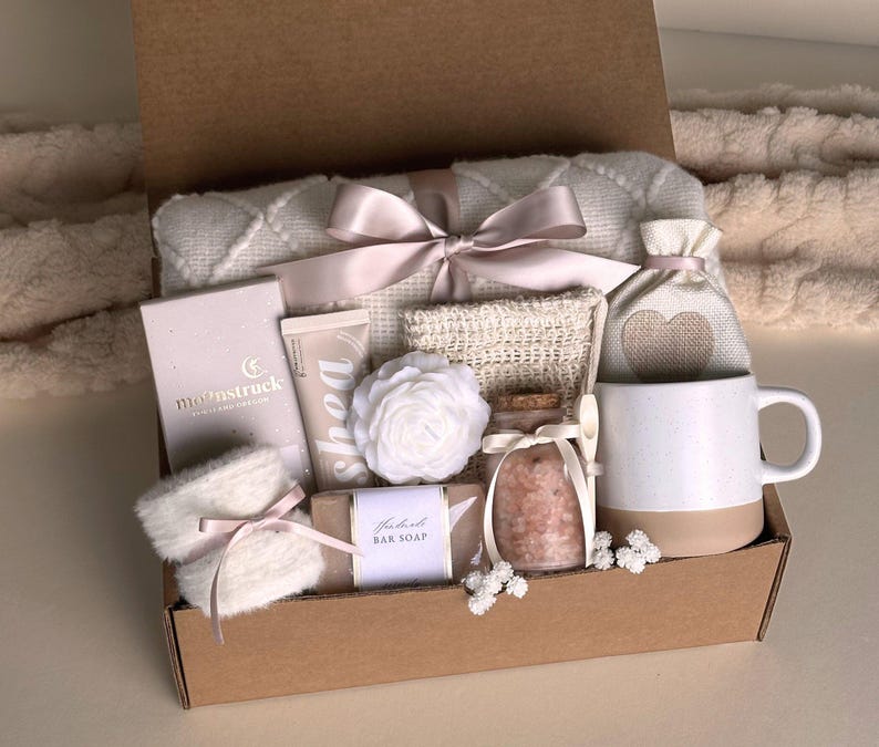 Halloween Gift Box for her, Halloween Gift Box for Daughter, Fall Gift Box, Halloween Gift Box with Pumpkin Light, Women's Halloween Box SPA BLANKET