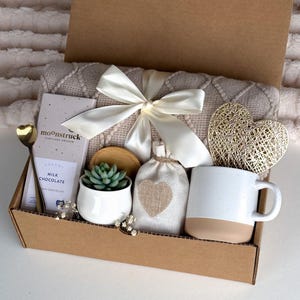Cozy Fall Gift Boxes Care Package For Her, Birthday Gift Basket, Get Well Soon Gift, Hygge Gift Box, Thinking Of You Gift, Self Care Package BEIGE BLANKET HEART