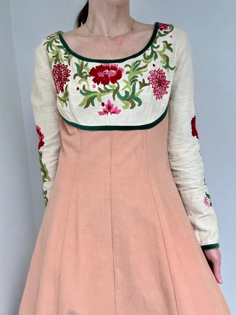 RARE vintage 1960s/1970s Hand Embroidered Gonzalo Bauer Gauzy Cotton Blouse