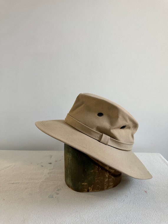 Classic 90s LL Bean packer hat Gem