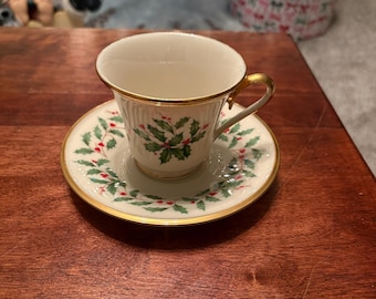 Lenox Porcelain Holiday Christmas coffee cup & saucer set