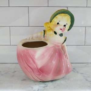 1950&#39;s Vintage Blonde Girl in Bonnet Ceramic Planter Made in USA Stamped 98