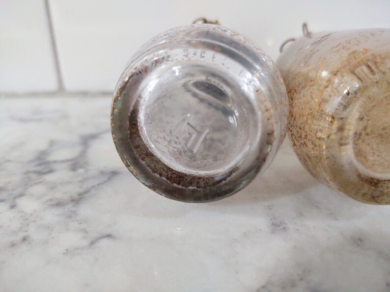Vintage Hazel Atlas Gold Glitter Salt & Pepper Shaker Set Rare with S and P Charms image 6