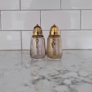 Vintage Hazel Atlas Gold Glitter Salt & Pepper Shaker Set Rare with S and P Charms image 2