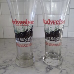 1992 Budweiser Clydesdale Winter Christmas Pilsner Glasses (2)