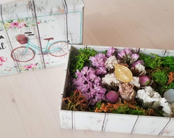 Everlasting Flower for Virgin Mary, Handcrafted Flower gift, Dried Flowers, Anniversary, Gifts for her, Birthday gift, Christmas gift,