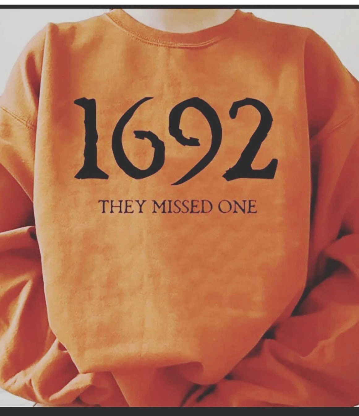 再入荷アイテム Sweatshirt/they 1692 Missed Etsy - Sweatshirt Salem One/ 洋書