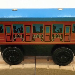 Thomas & Friends 10 Years in America Dining Car Train Wooden Railway Track 2003